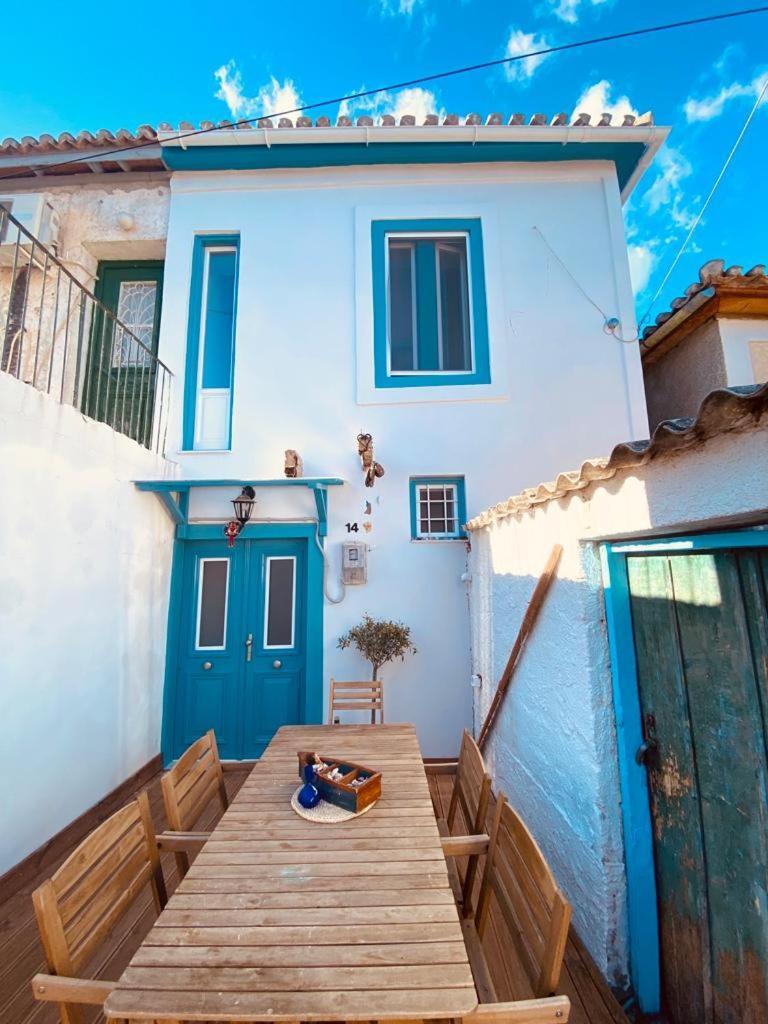 Malta House In Galaxidiヴィラ エクステリア 写真
