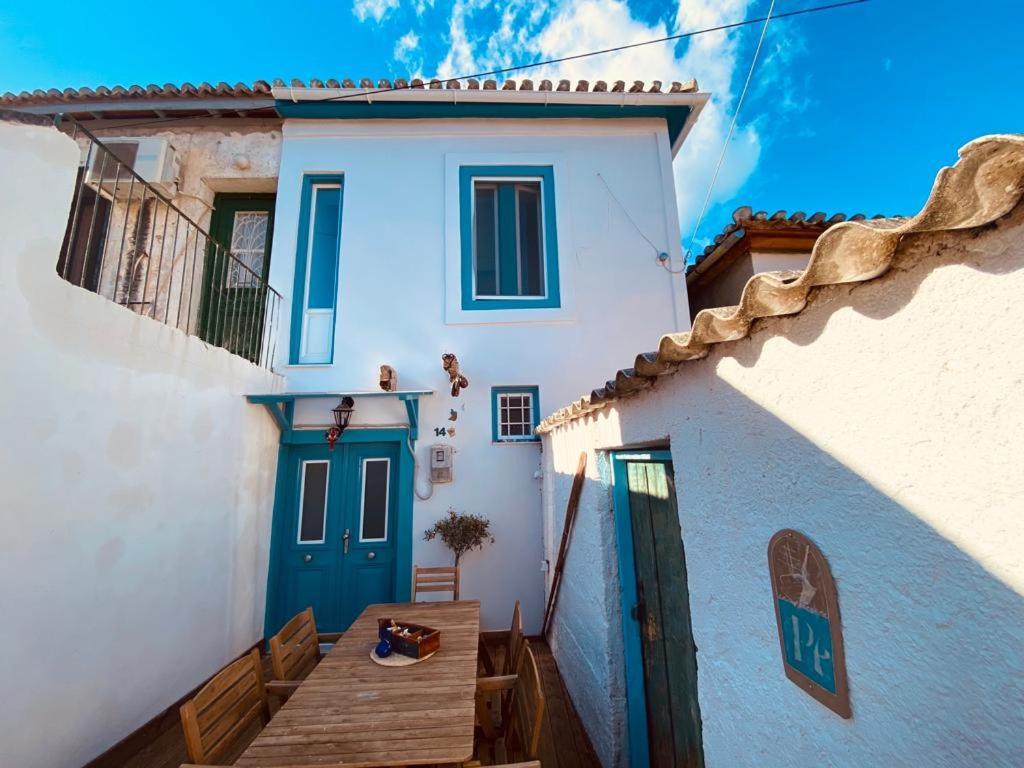 Malta House In Galaxidiヴィラ エクステリア 写真